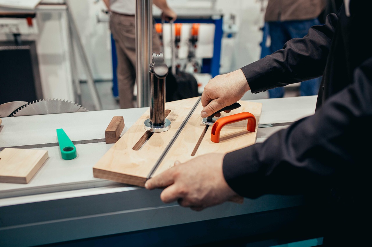 网易手机卡实名账号：窝草直播app详情下载教程